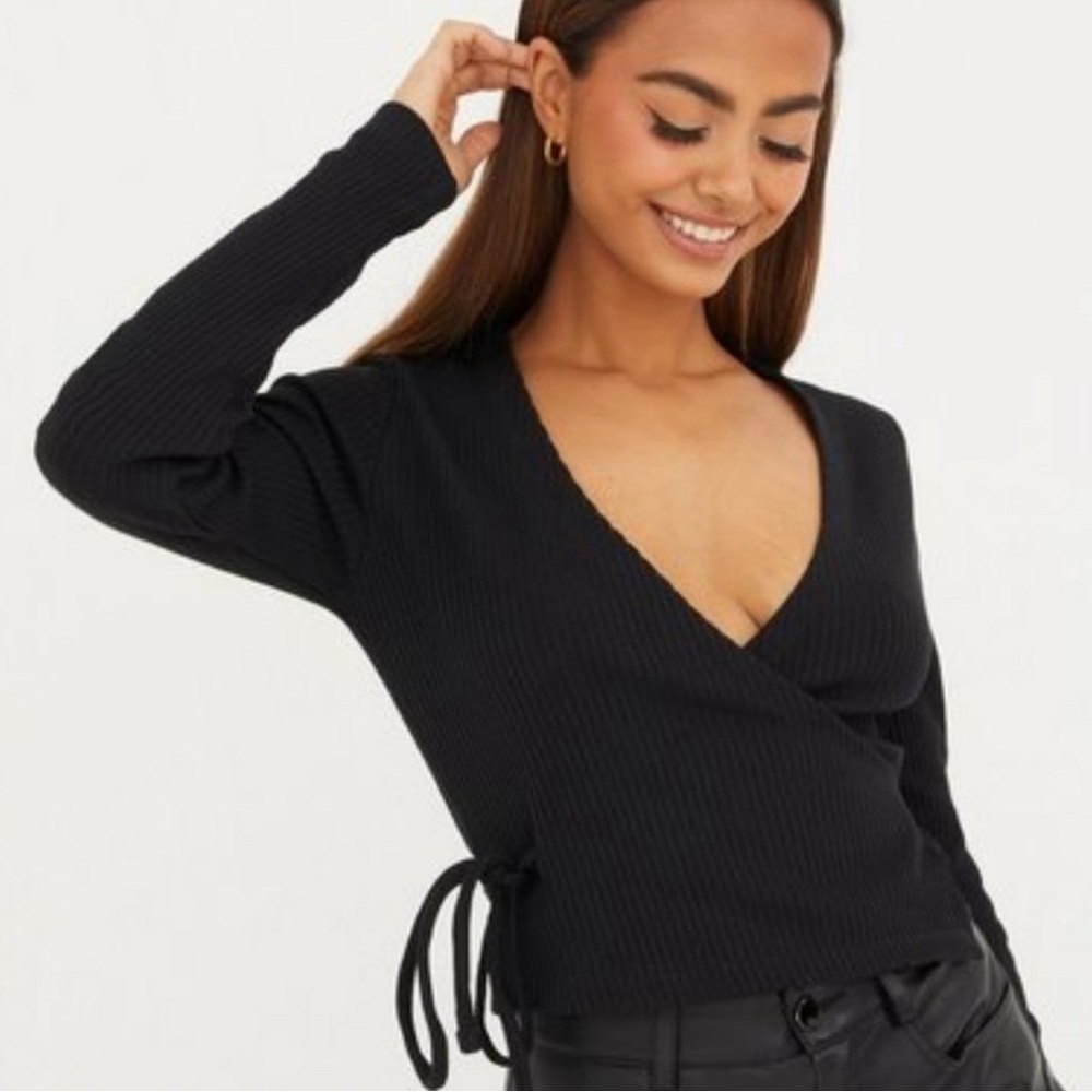 Levi's Black Ribbed Top Size Medium‎ - Picture 2 of 5